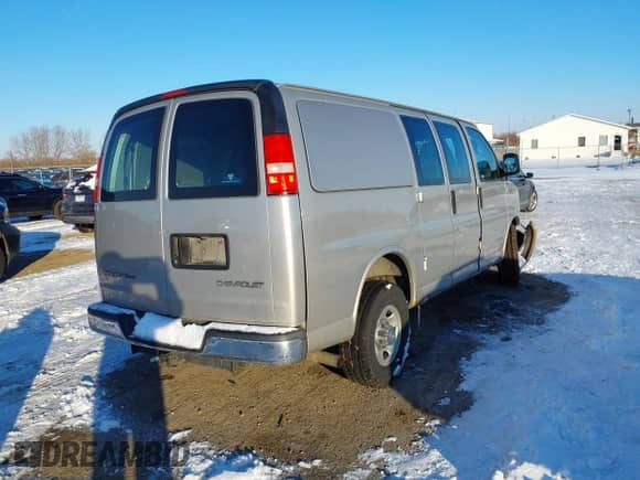 2005 Chevrolet Express Cargo Y3H Paratransit с VIN 1GCGG25U351197491, выставлен на аукционе IAAI как лот 41282444 с пробегом 174 771 миль миль и . История ставок и продаж доступна на DreamBid. Изображение 4.