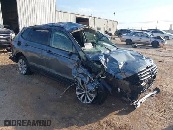 2020 Volkswagen Tiguan S с VIN 3VV1B7AXXLM129594, выставлен на аукционе IAAI как лот 42972106 с пробегом 111 460 миль миль и . История ставок и продаж доступна на DreamBid. Изображение 1.