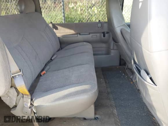 2000 Chevrolet Astro с VIN 1GNDM19W2YB192645, выставлен на аукционе IAAI как лот 43010186 с пробегом 234 033 миль миль и . История ставок и продаж доступна на DreamBid. Изображение 8.