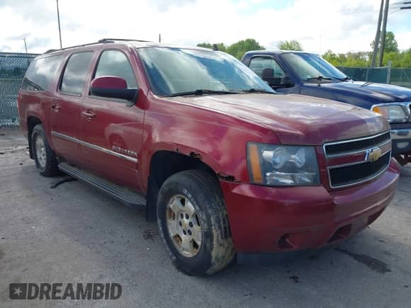2011 Chevrolet Suburban LS z VIN 1GNSKHE33BR267353, wystawiony jako IAAI lot #42300791 z przebiegiem Nie podano mil oraz . Historia ofert i sprzedaży dostępna na DreamBid. Obrazek 1.