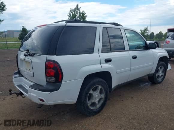 2006 Chevrolet TrailBlazer LT с VIN 1GNDT13S662345405, выставлен на аукционе IAAI как лот 42793393 с пробегом 131 093 миль миль и . История ставок и продаж доступна на DreamBid. Изображение 4.