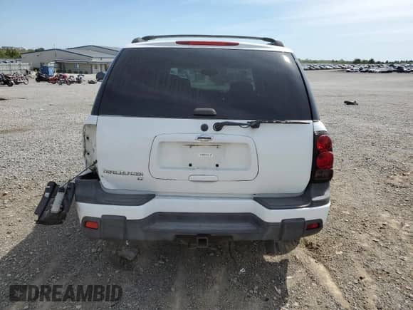 2005 Chevrolet TrailBlazer LT with VIN 1GNDT13S852188071, listed as a Copart auction lot 70835425 with 199,753 mi miles and Salvage title. Bid and sale history available at DreamBid. Image 6.