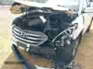 2018 Hyundai Santa Fe 2.4L с VIN 5NMZUDLB2JH069726, выставлен на аукционе IAAI как лот 42809392 с пробегом 95 205 миль миль и . История ставок и продаж доступна на DreamBid. Изображение 6.