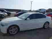 2012 BMW 5 Series 550i z VIN WBAFR9C50CDV58954, wystawiony jako IAAI lot #42768791 z przebiegiem 125 295 mil mil oraz . Historia ofert i sprzedaży dostępna na DreamBid. Obrazek 14.