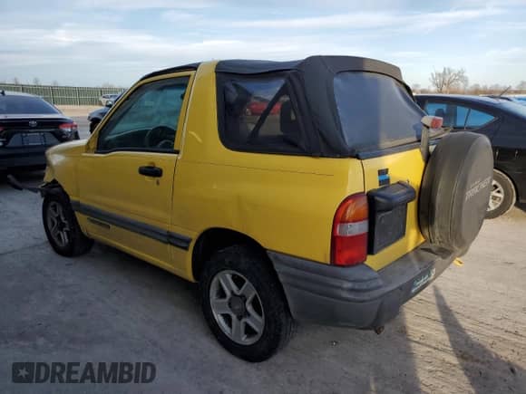 2002 Chevrolet Tracker with VIN 2CNBE18C626945359, listed as a Copart auction lot 46819133 with 164,525 mi miles and Non repairable. Bid and sale history available at DreamBid. Image 2.