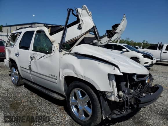 2013 Chevrolet Tahoe LTZ с VIN 1GNSCCE00DR183807, выставлен на аукционе Copart как лот 52701485 с пробегом Не указан миль и На запчасти • Non repairable. История ставок и продаж доступна на DreamBid. Изображение 4.