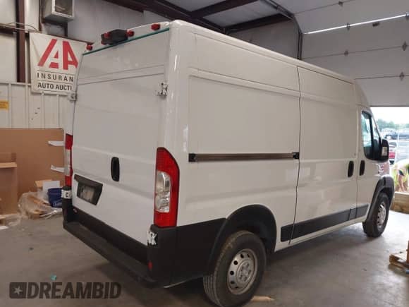 2019 Ram ProMaster Cargo z VIN 3C6TRVCG9KE562893, wystawiony jako IAAI lot #42126192 z przebiegiem 252 076 mil mil oraz . Historia ofert i sprzedaży dostępna na DreamBid. Obrazek 4.