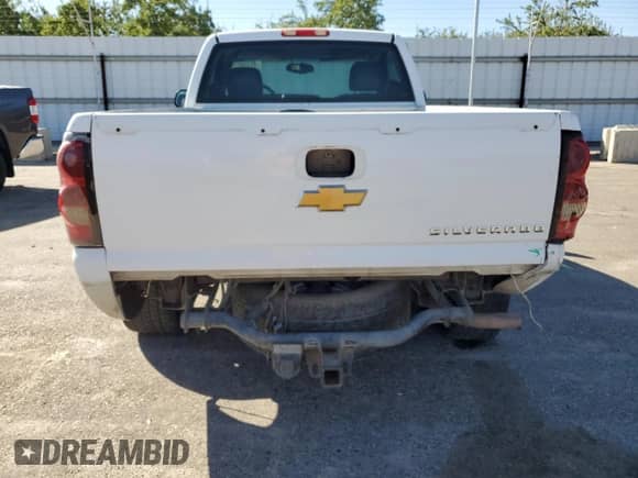 2006 Chevrolet Silverado 1500 Work Truck z VIN 3GCEC14X66G194385, wystawiony jako Copart lot #85356075 z przebiegiem 245 330 mil mil oraz Szkoda całkowita • Salvage title. Historia ofert i sprzedaży dostępna na DreamBid. Obrazek 6.
