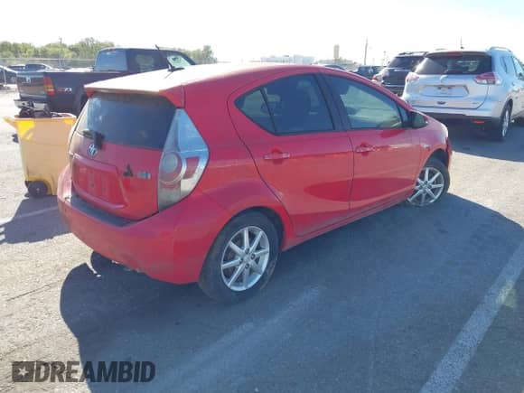 2014 Toyota Prius One z VIN JTDKDTB37E1072885, wystawiony jako IAAI lot #43507602 z przebiegiem Nie podano mil oraz . Historia ofert i sprzedaży dostępna na DreamBid. Obrazek 4.