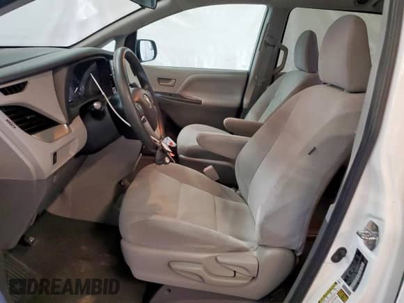 2020 Toyota Sienna L with VIN 5TDZZ3DC7LS073709, listed as a Copart auction lot 83765125 with 44,537 mi miles and Clean title. Bid and sale history available at DreamBid. Image 5.