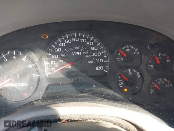 2005 Chevrolet TrailBlazer LS z VIN 1GNDT13S752280515, wystawiony jako IAAI lot #43358043 z przebiegiem 200 752 mil mil oraz . Historia ofert i sprzedaży dostępna na DreamBid. Obrazek 7.