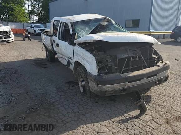 2005 Chevrolet Silverado 2500HD LS с VIN 1GCHK23225F941993, выставлен на аукционе Copart как лот 63600455 с пробегом Не указан миль и Списание • Salvage title. История ставок и продаж доступна на DreamBid. Изображение 12.