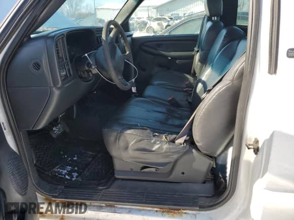 2002 Chevrolet Silverado 1500 с VIN 1GCEC14ZX2Z321070, выставлен на аукционе Copart как лот 45131765 с пробегом 86 616 миль миль и Списание • Salvage title. История ставок и продаж доступна на DreamBid. Изображение 7.