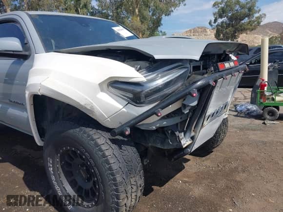 2019 Toyota Tacoma SR5 с VIN 3TMAZ5CN3KM104450, выставлен на аукционе IAAI как лот 43054667 с пробегом 124 554 миль миль и . История ставок и продаж доступна на DreamBid. Изображение 19.