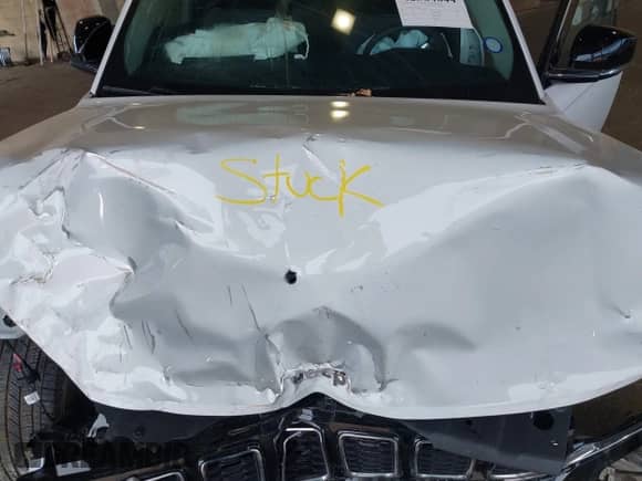 2023 Jeep Grand Cherokee Limited z VIN 1C4RJKBGXP8767666, wystawiony jako IAAI lot #42364044 z przebiegiem 22 631 mil mil oraz . Historia ofert i sprzedaży dostępna na DreamBid. Obrazek 10.