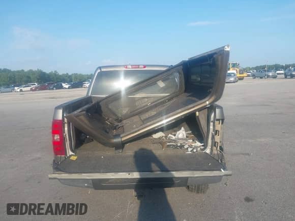 2013 Chevrolet Silverado 1500 LS z VIN 3GCPCREA7DG311647, wystawiony jako IAAI lot #42787890 z przebiegiem 147 389 mil mil oraz . Historia ofert i sprzedaży dostępna na DreamBid. Obrazek 16.