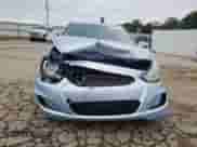 2013 Hyundai Accent GLS z VIN KMHCT4AE3DU554553, wystawiony jako Copart lot #81953555 z przebiegiem 115 210 mil mil oraz Szkoda całkowita • Salvage title. Historia ofert i sprzedaży dostępna na DreamBid. Obrazek 5.