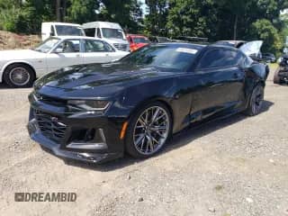 2022 Chevrolet Camaro ZL1 z VIN 1G1FK1R65N0107501, wystawiony jako Copart lot #69619905 z przebiegiem 21 502 mil mil oraz Szkoda całkowita • Salvage title. Historia ofert i sprzedaży dostępna na DreamBid. Obrazek 1.