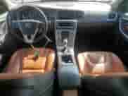 2017 Volvo S60 Inscription с VIN LYV402TK8HB135428, выставлен на аукционе Copart как лот 85740265 с пробегом 178 738 миль миль и Списание • Salvage title. История ставок и продаж доступна на DreamBid. Изображение 8.