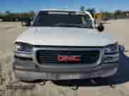 2002 GMC Sierra 1500 z VIN 1GTEC14W22Z331436, wystawiony jako Copart lot #84550994 z przebiegiem 243 764 mil mil oraz Szkoda całkowita • Salvage title. Historia ofert i sprzedaży dostępna na DreamBid. Obrazek 5.