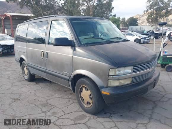 1999 Chevrolet Astro с VIN 1GNDM19W2XB102859, выставлен на аукционе IAAI как лот 43426478 с пробегом 200 290 миль миль и . История ставок и продаж доступна на DreamBid. Изображение 1.