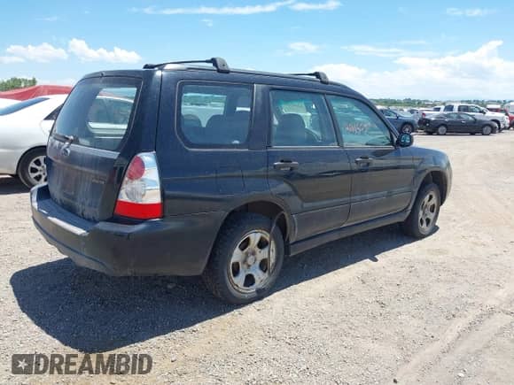 2007 Subaru Forester X with VIN JF1SG63627G708586, listed as a IAAI auction lot 42643125 with 155,196 mi miles and . Bid and sale history available at DreamBid. Image 4.