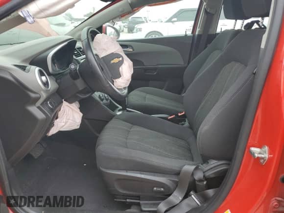 2019 Chevrolet Sonic LT с VIN 1G1JD5SB7K4117261, выставлен на аукционе Copart как лот 58965275 с пробегом 87 215 миль миль и Списание • Salvage title. История ставок и продаж доступна на DreamBid. Изображение 7.
