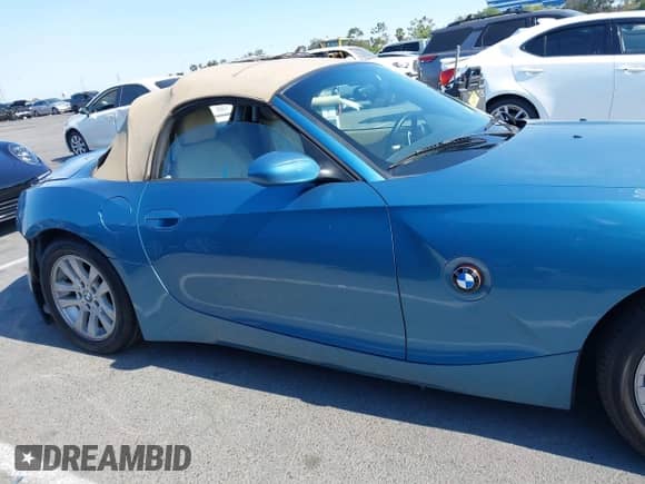 2003 BMW Z4 2.5i with VIN 4USBT33443LR60435, listed as a IAAI auction lot 42747408 with Not provided miles and . Bid and sale history available at DreamBid. Image 13.