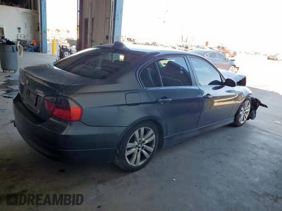 2007 BMW 3 Series 328i z VIN WBAVA33537PV66051, wystawiony jako Copart lot #82264715 z przebiegiem 102 572 mil mil oraz Szkoda całkowita • Salvage title. Historia ofert i sprzedaży dostępna na DreamBid. Obrazek 3.