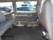 2000 Chevrolet Astro z VIN 1GNDM19WXYB210115, wystawiony jako IAAI lot #42629360 z przebiegiem 257 120 mil mil oraz . Historia ofert i sprzedaży dostępna na DreamBid. Obrazek 8.