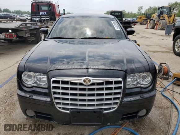 2006 Chrysler 300 C SRT-8 z VIN 2C3LA73W76H102777, wystawiony jako Copart lot #60065925 z przebiegiem 97 765 mil mil oraz Szkoda całkowita • Salvage title. Historia ofert i sprzedaży dostępna na DreamBid. Obrazek 5.