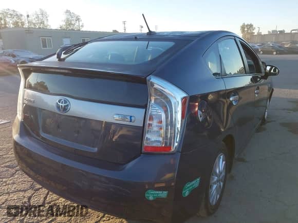 2015 Toyota Prius Advanced z VIN JTDKN3DP5F3068188, wystawiony jako IAAI lot #43475178 z przebiegiem 74 883 mil mil oraz . Historia ofert i sprzedaży dostępna na DreamBid. Obrazek 4.