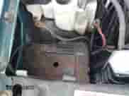 1998 Chevrolet Blazer LS z VIN 1GNDT13W9W2136128, wystawiony jako IAAI lot #43428911 z przebiegiem 190 691 mil mil oraz . Historia ofert i sprzedaży dostępna na DreamBid. Obrazek 13.