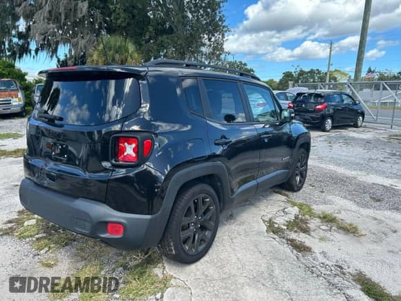 2018 Jeep Renegade Latitude с VIN ZACCJABB6JPG65463, выставлен на аукционе Copart как лот 87422565 с пробегом 148 648 миль миль и Чистый • Clean title. История ставок и продаж доступна на DreamBid. Изображение 4.