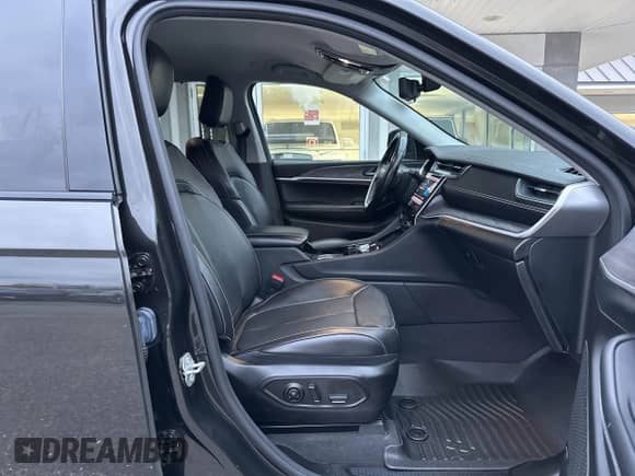 2022 Jeep Grand Cherokee Limited с VIN 1C4RJKBGXN8557341, выставлен на аукционе IAAI как лот 43587519 с пробегом 233 936 миль миль и . История ставок и продаж доступна на DreamBid. Изображение 5.