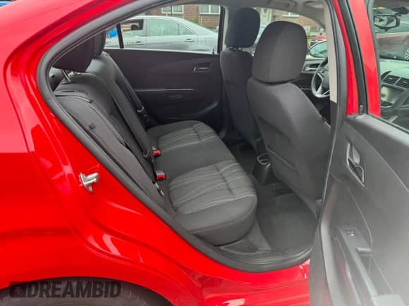 2016 Chevrolet Sonic LT с VIN 1G1JC5SB2G4131496, выставлен на аукционе Copart как лот 59151485 с пробегом 116 189 миль миль и Чистый • Clean title. История ставок и продаж доступна на DreamBid. Изображение 6.