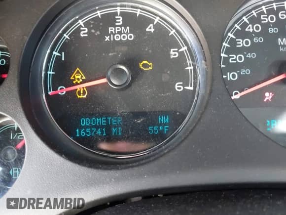 2010 Chevrolet Suburban LT z VIN 1GNUCJE08AR192831, wystawiony jako IAAI lot #42534754 z przebiegiem 165 741 mil mil oraz . Historia ofert i sprzedaży dostępna na DreamBid. Obrazek 15.