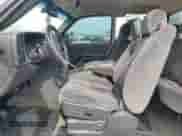 2005 GMC Sierra 1500 SLE z VIN 1GTEK19B75E333560, wystawiony jako Copart lot #84446865 z przebiegiem 156 793 mil mil oraz Szkoda całkowita • Salvage title. Historia ofert i sprzedaży dostępna na DreamBid. Obrazek 7.