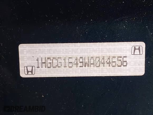 1998 Honda Accord LX z VIN 1HGCG1649WA044656, wystawiony jako IAAI lot #43286480 z przebiegiem 93 897 mil mil oraz . Historia ofert i sprzedaży dostępna na DreamBid. Obrazek 17.