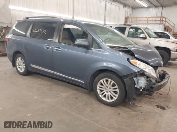 2016 Toyota Sienna XLE with VIN 5TDYK3DC3GS747411, listed as a IAAI auction lot 42289072 with 184,546 mi miles and . Bid and sale history available at DreamBid. Image 1.