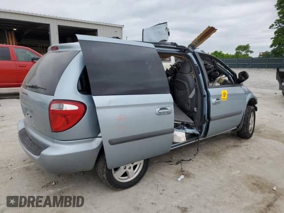 2006 Dodge Caravan SXT z VIN 1D4GP45R46B631813, wystawiony jako Copart lot #81575835 z przebiegiem Nie podano mil oraz Nie do naprawy • Non repairable. Historia ofert i sprzedaży dostępna na DreamBid. Obrazek 3.