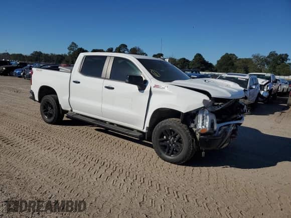 2023 Chevrolet Silverado 1500 LT Trail Boss z VIN 3GCUDFED8PG285668, wystawiony jako Copart lot #85270945 z przebiegiem 43 851 mil mil oraz Szkoda całkowita • Salvage title. Historia ofert i sprzedaży dostępna na DreamBid. Obrazek 4.