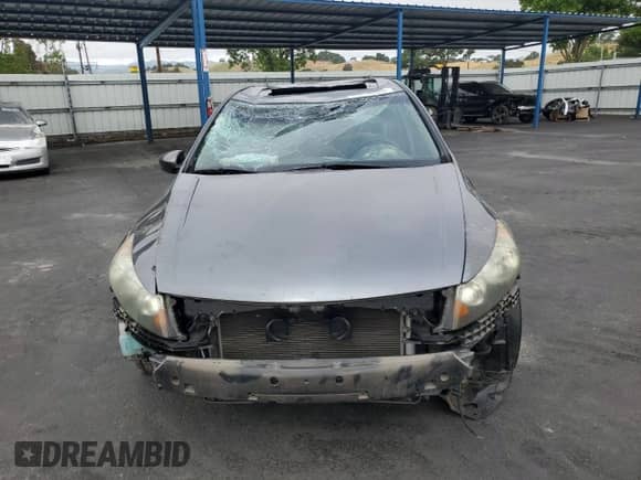 2011 Honda Accord EX z VIN 1HGCP3F7XBA002772, wystawiony jako Copart lot #54840395 z przebiegiem 106 523 mil mil oraz Szkoda całkowita • Salvage title. Historia ofert i sprzedaży dostępna na DreamBid. Obrazek 5.