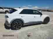 2024 Hyundai Ioniq 5 Limited с VIN KM8KR4DE9RU270745, выставлен на аукционе Copart как лот 63106595 с пробегом 19 130 миль миль и Списание • Salvage title. История ставок и продаж доступна на DreamBid. Изображение 3.