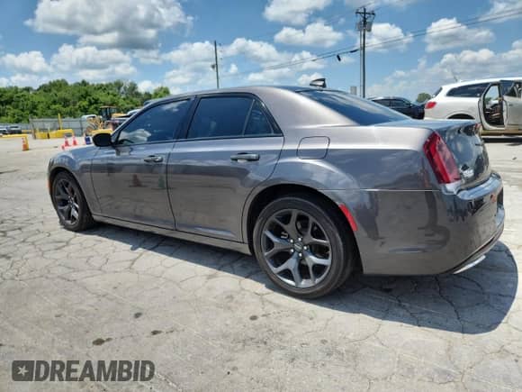 2022 Chrysler 300 S с VIN 2C3CCABG5NH154389, выставлен на аукционе Copart как лот 62130215 с пробегом 53 302 миль миль и Списание • Salvage title. История ставок и продаж доступна на DreamBid. Изображение 2.