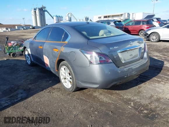 2014 Nissan Maxima SV z VIN 1N4AA5AP4EC488147, wystawiony jako IAAI lot #41165771 z przebiegiem 44 113 mil mil oraz . Historia ofert i sprzedaży dostępna na DreamBid. Obrazek 3.