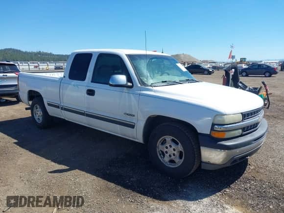 2002 Chevrolet Silverado 1500 LS with VIN 1GCEC19T22Z114628, listed as a IAAI auction lot 42391345 with 175,385 mi miles and . Bid and sale history available at DreamBid. Image 1.