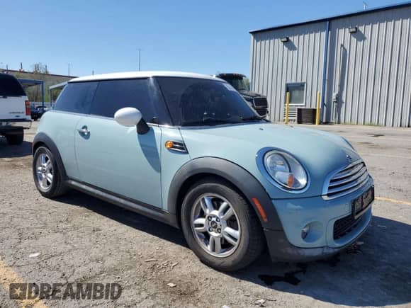 2012 MINI Hardtop с VIN WMWSU3C54CT542370, выставлен на аукционе Copart как лот 85142675 с пробегом 89 120 миль миль и Списание • Salvage title. История ставок и продаж доступна на DreamBid. Изображение 4.