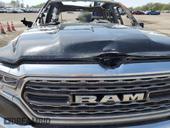 2021 Ram 1500 Limited z VIN 1C6SRFHM6MN800164, wystawiony jako Copart lot #54411875 z przebiegiem Nie podano mil oraz Szkoda całkowita • Salvage title. Historia ofert i sprzedaży dostępna na DreamBid. Obrazek 11.