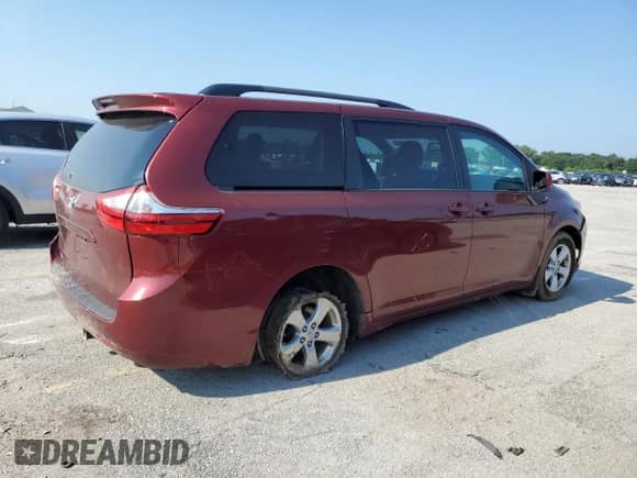 2017 Toyota Sienna LE Auto Access Seat z VIN 5TDKZ3DC8HS800879, wystawiony jako Copart lot #67971815 z przebiegiem 149 864 mil mil oraz Szkoda całkowita • Salvage title. Historia ofert i sprzedaży dostępna na DreamBid. Obrazek 3.